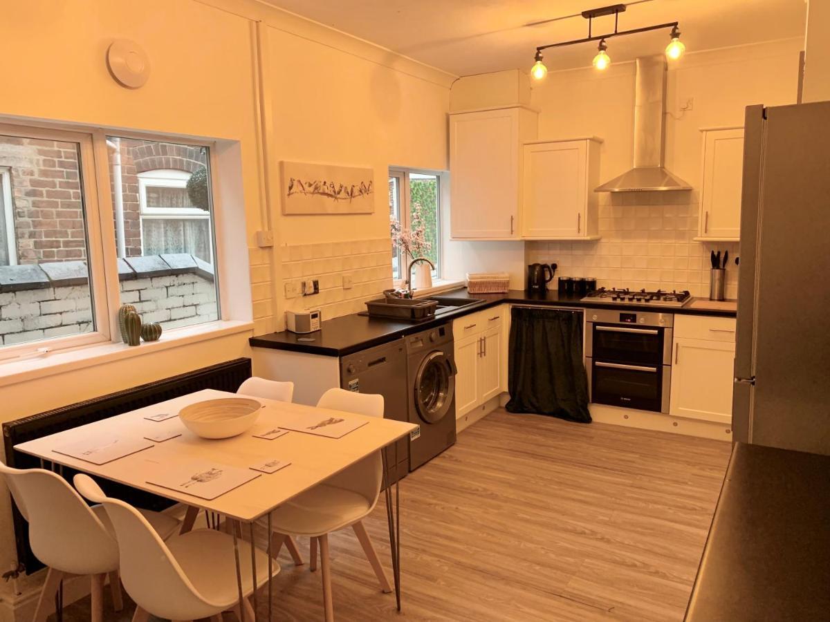 Stamer House By Yourstays, Stylish Quirky House, With 4 Double Bedrooms, Book Now! Stoke-on-Trent Exterior foto